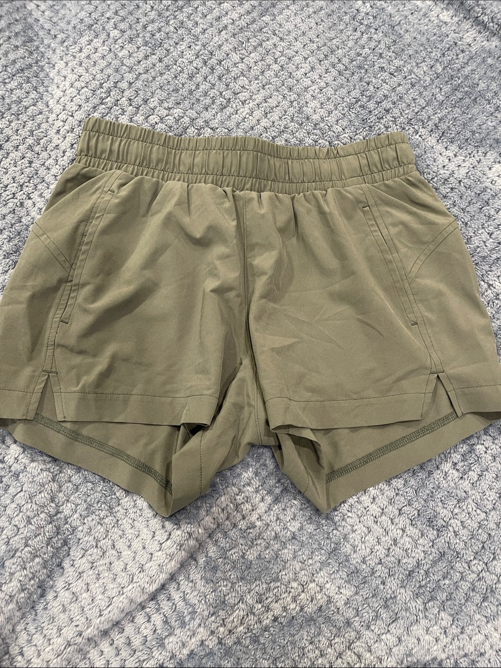 Zella Olive Athletic Shorts with Elastic Waist